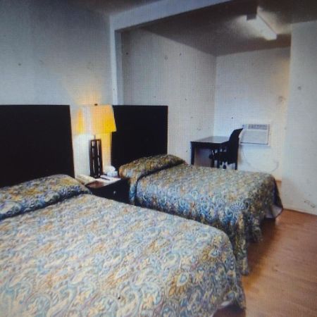 Budget Inn & Suites -Super-Ice Cold Spotless Rooms- Door-To-Door Lit Parking & Lowest Price Plus Hbo Max,Spanish Tv, Internet Free!! Freer Exterior foto