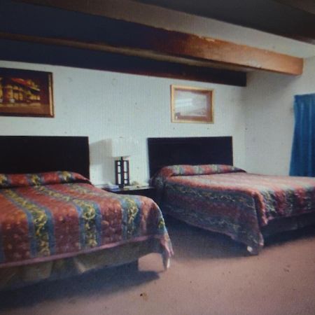 Budget Inn & Suites -Super-Ice Cold Spotless Rooms- Door-To-Door Lit Parking & Lowest Price Plus Hbo Max,Spanish Tv, Internet Free!! Freer Exterior foto