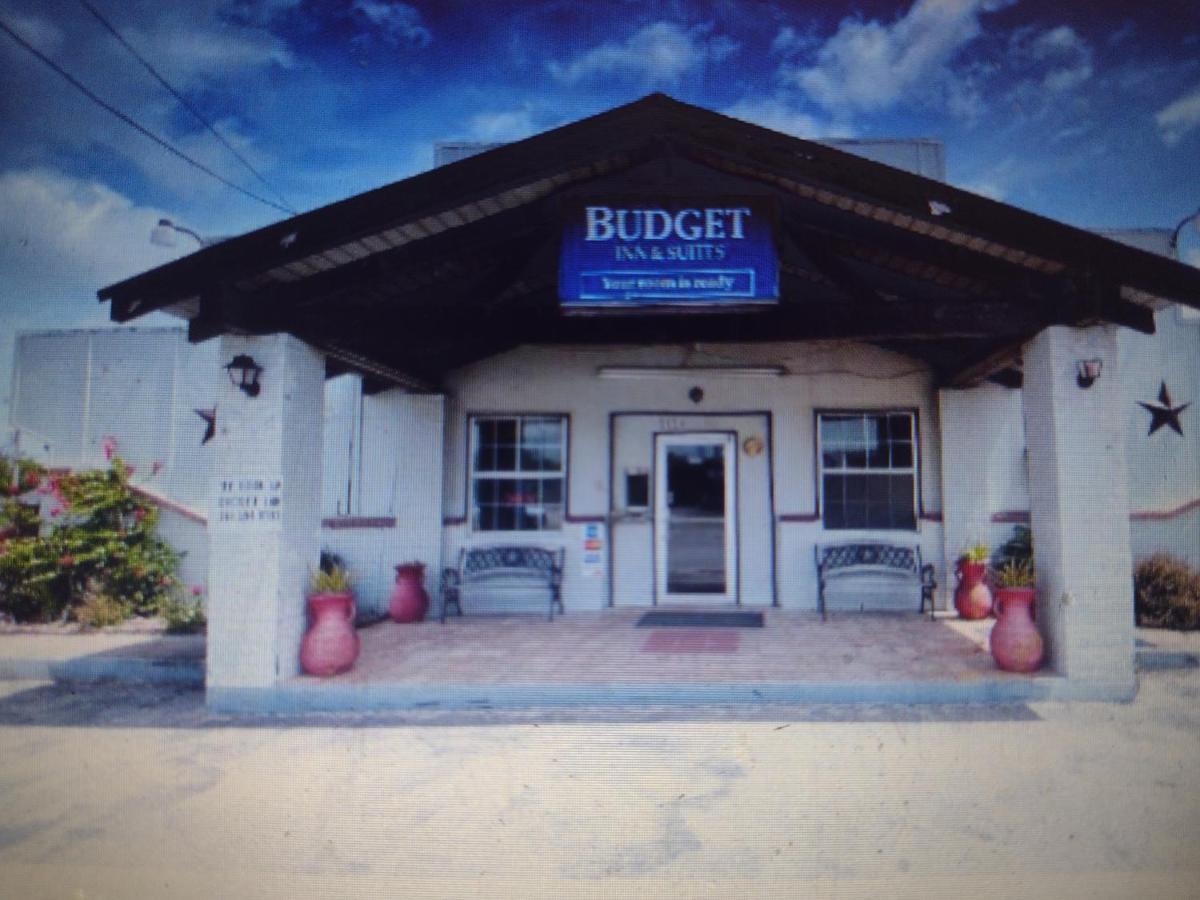 Budget Inn & Suites -Super-Ice Cold Spotless Rooms- Door-To-Door Lit Parking & Lowest Price Plus Hbo Max,Spanish Tv, Internet Free!! Freer Exterior foto